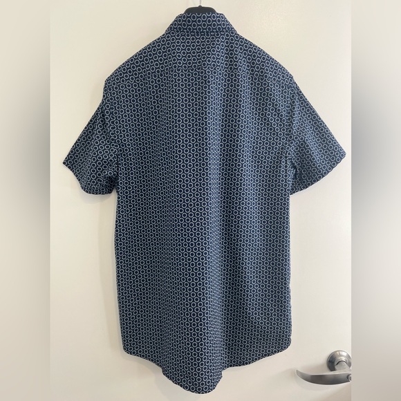 Michael Kors men’s button down In navy - Picture 2 of 8